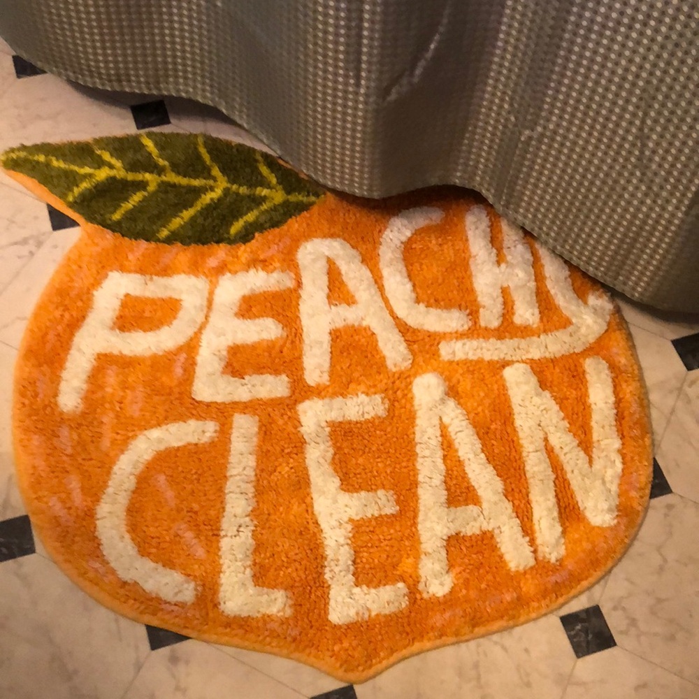 RARE Authentic “Peachy Clean” Plush Peach Shaped Bath Mat